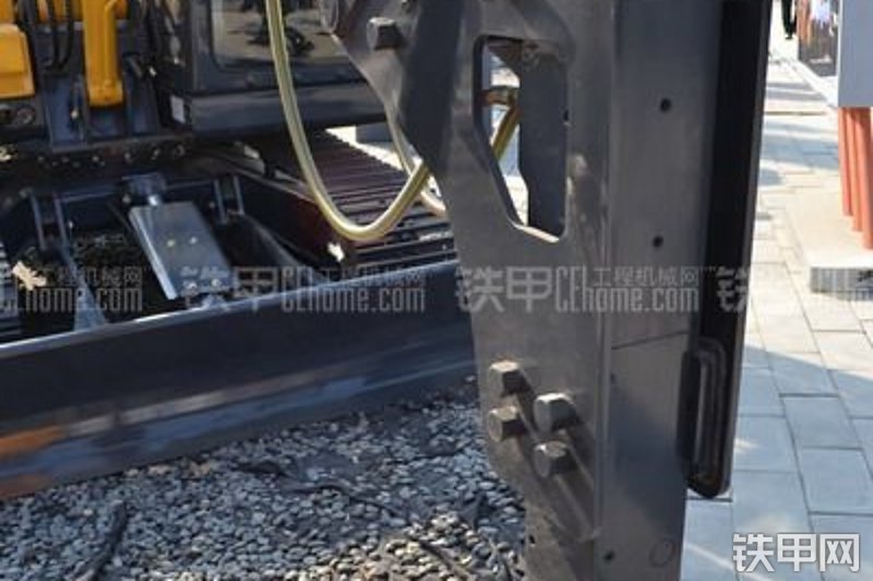 柳工CLG908D挖掘机整机外观