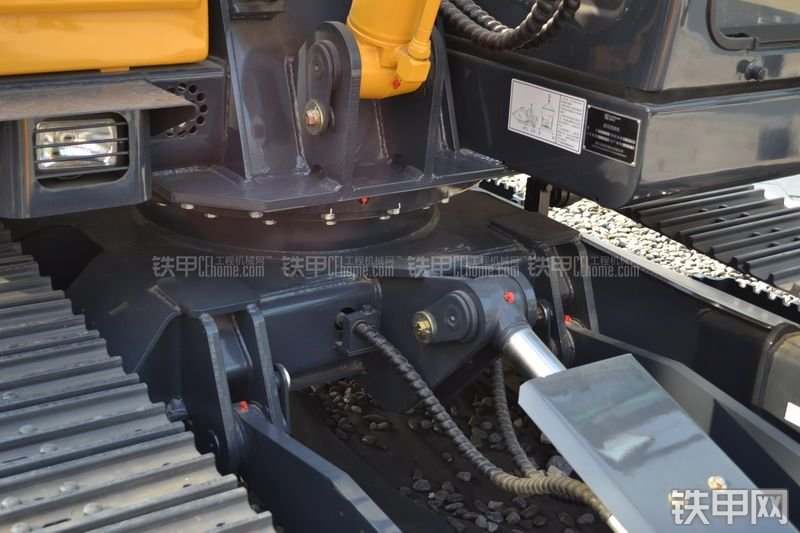 柳工CLG908D挖掘机整机外观