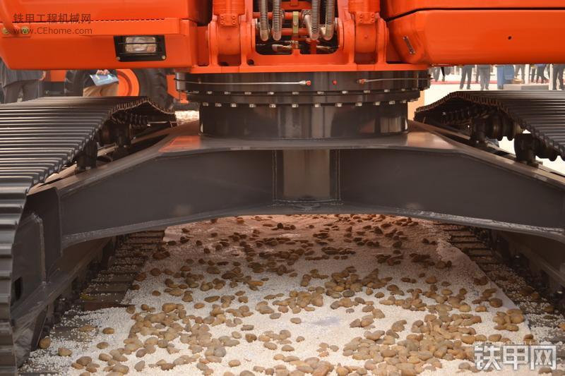 迪万伦DH220LC-9E挖掘机局部