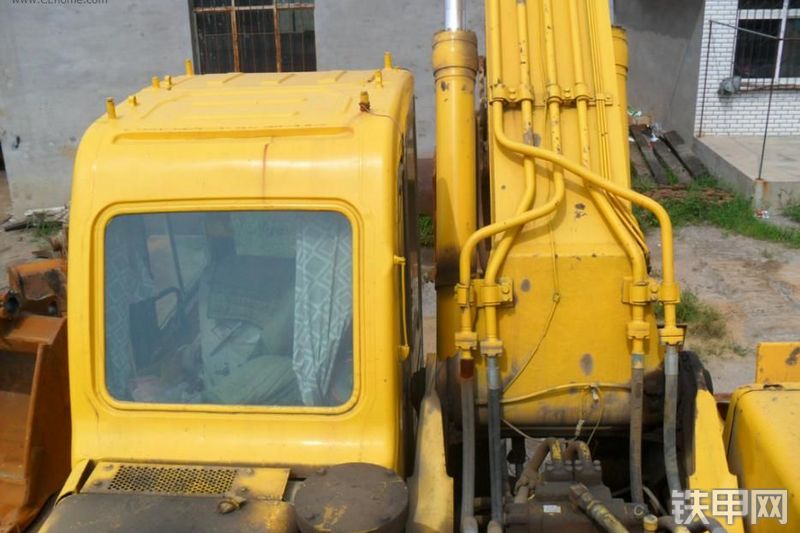 小松PC400-6挖掘机整机外观