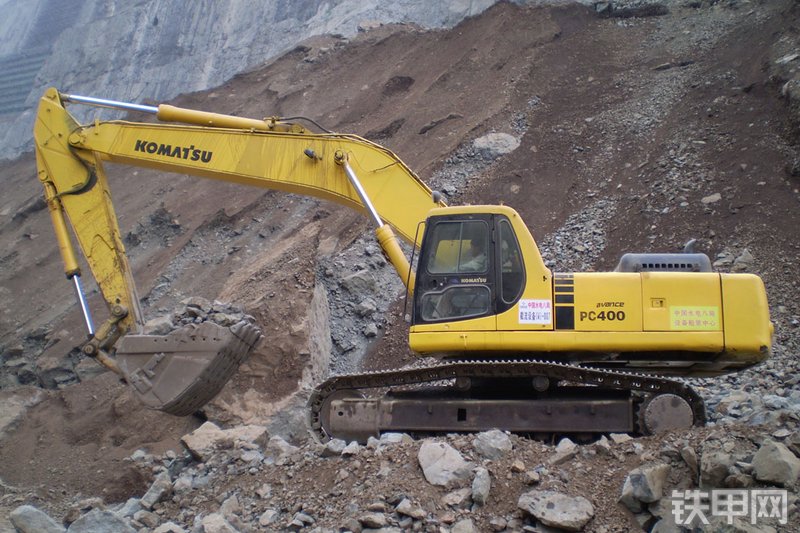 小松PC400-6挖掘机整机外观