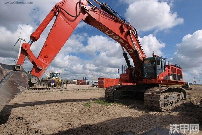 卡特彼勒385C挖掘机整机外观