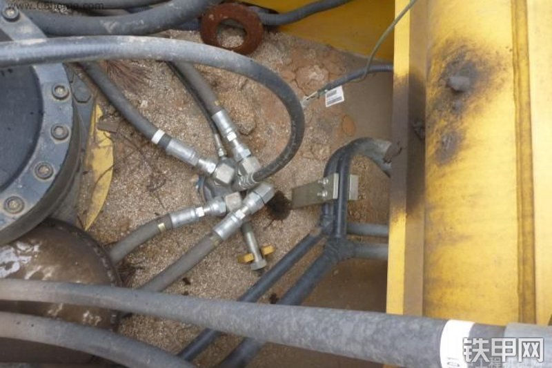 神钢SK250-8进口挖掘机局部