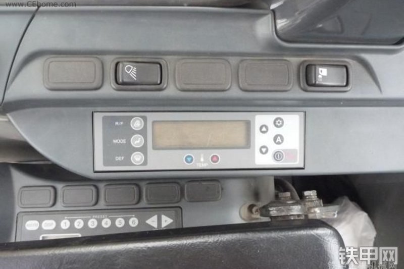 神钢SK250-8进口挖掘机局部