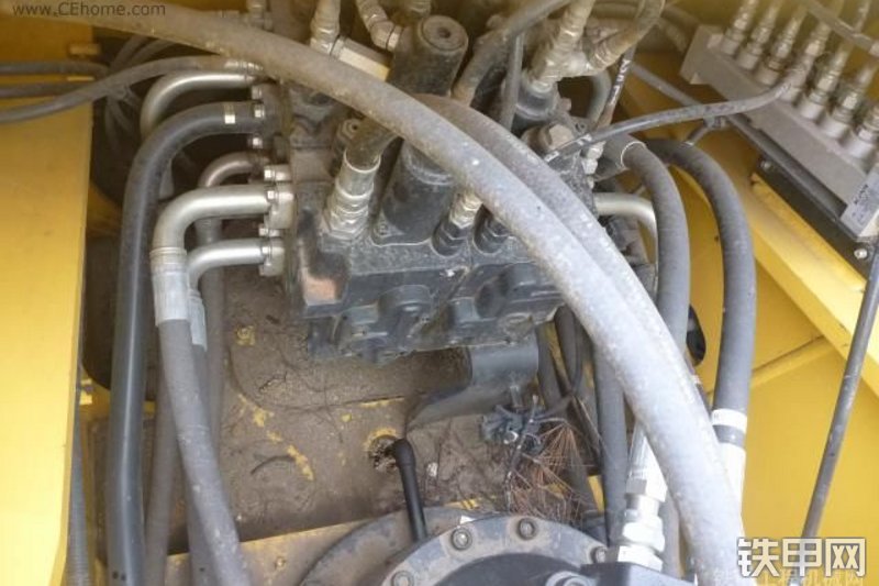 神钢SK250-8进口挖掘机局部