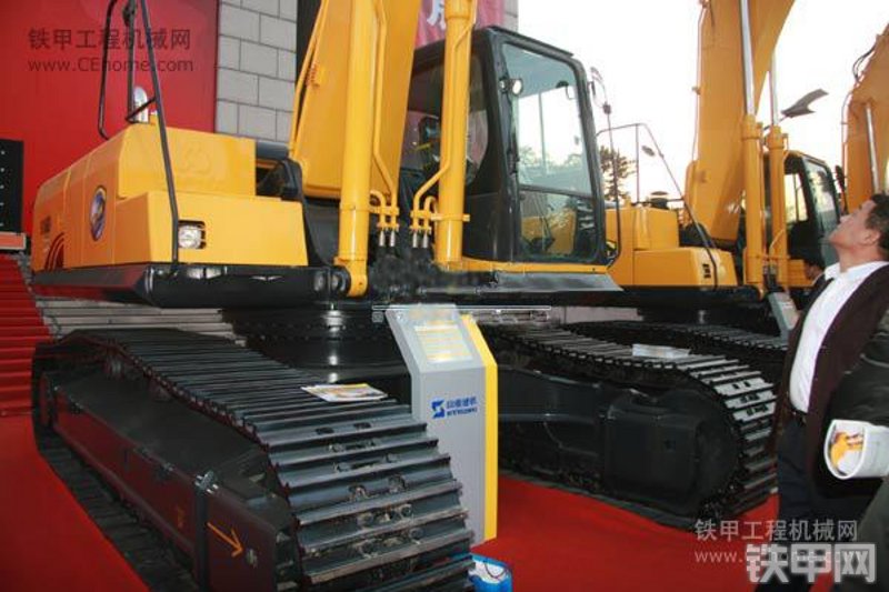 山重建机JCM936D挖掘机整机外观