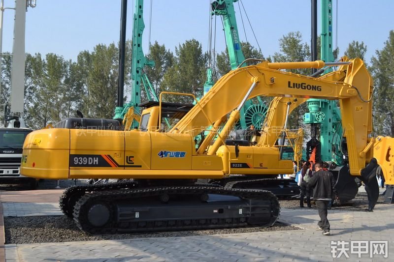 柳工CLG939DH挖掘机整机外观