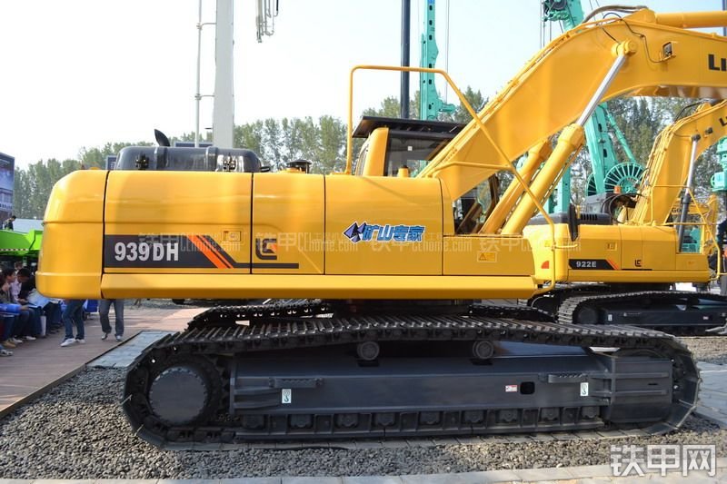 柳工CLG939DH挖掘机整机外观