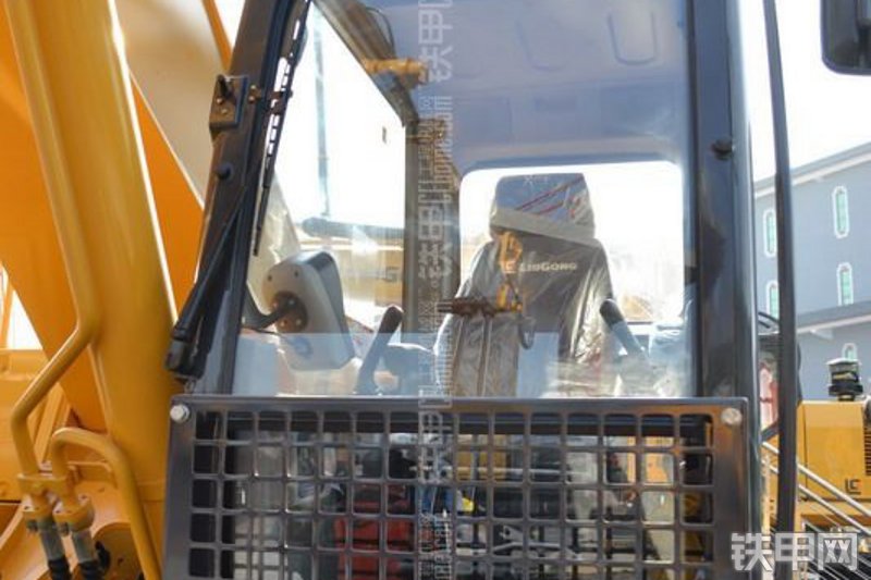 柳工CLG939DH挖掘机局部