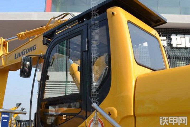 柳工CLG939DH挖掘机局部