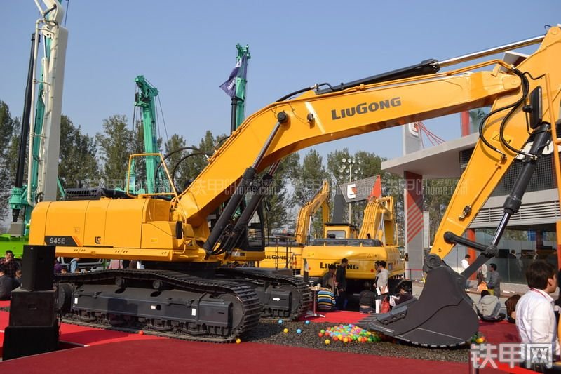 柳工CLG945E挖掘机整机外观