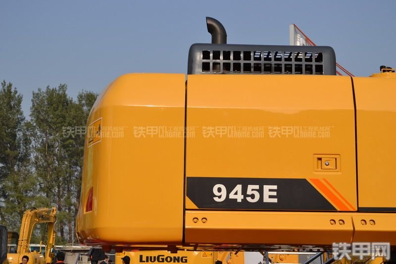 柳工CLG945E挖掘机整机外观