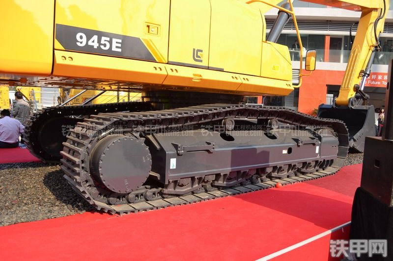 柳工CLG945E挖掘机整机外观