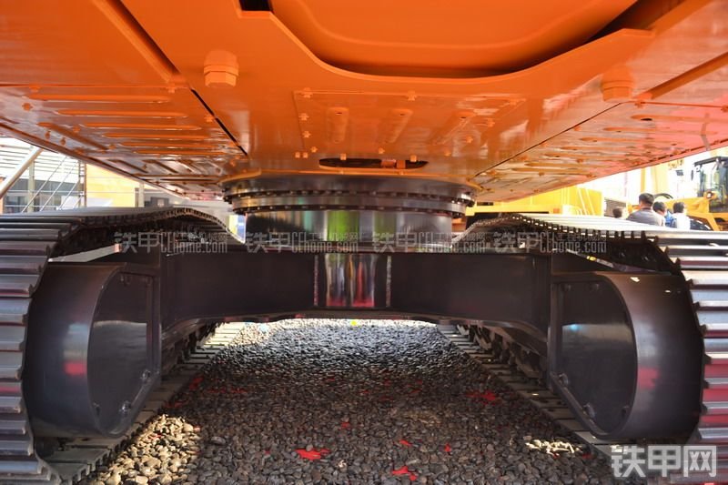 柳工CLG945E挖掘机整机外观