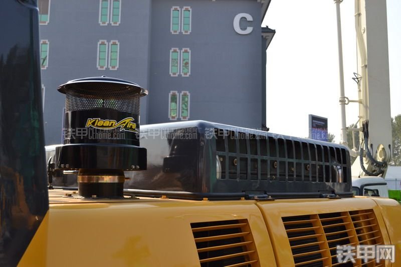 柳工CLG945E挖掘机整机外观