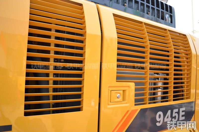 柳工CLG945E挖掘机整机外观