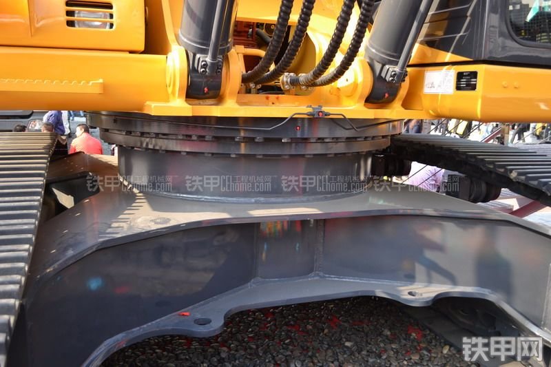 柳工CLG945E挖掘机整机外观