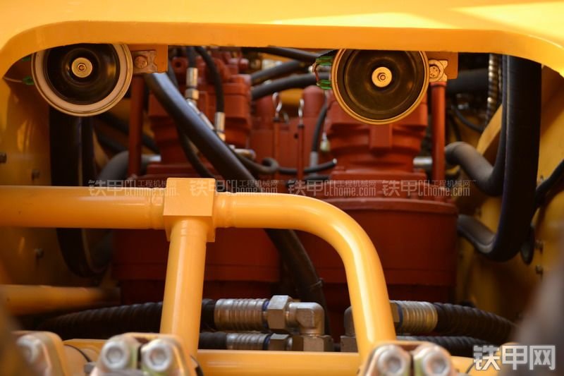 柳工CLG945E挖掘机整机外观