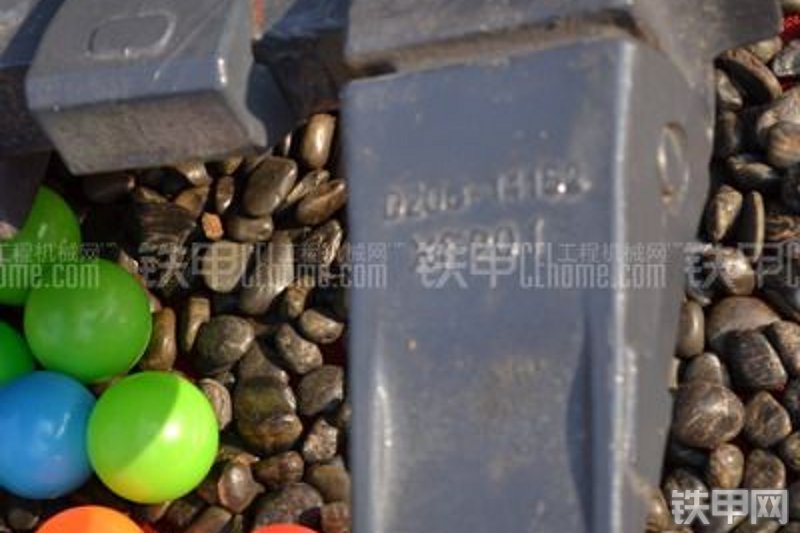 柳工CLG945E挖掘机整机外观