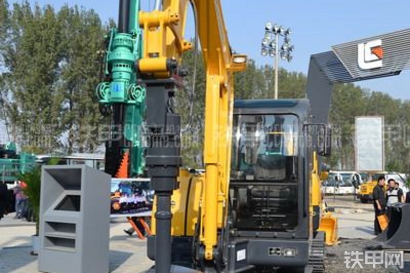 柳工CLG9065D挖掘机整机外观