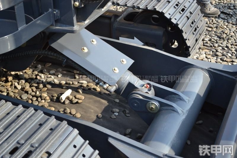 柳工CLG9065D挖掘机局部