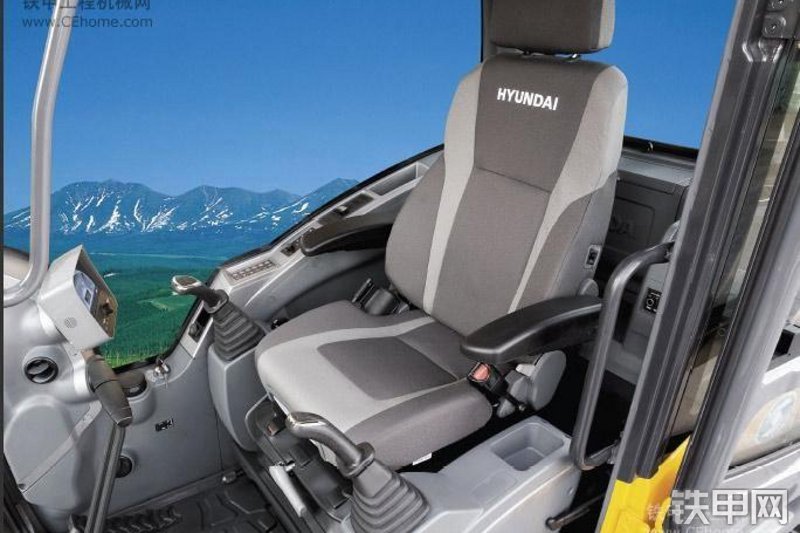 现代R265LC-9挖掘机局部