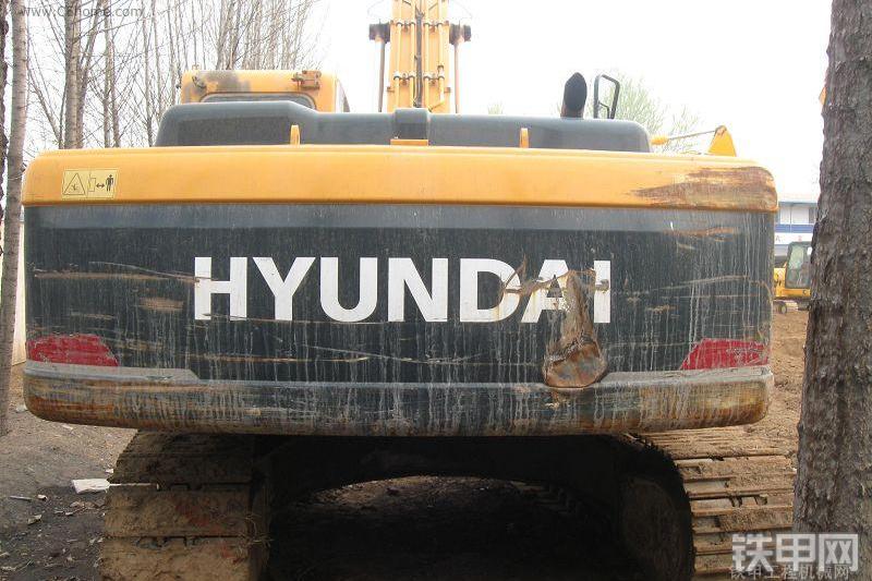 现代R305LC-9挖掘机整机外观