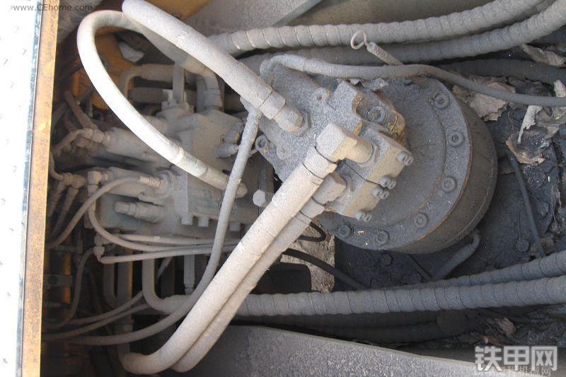 现代R305LC-9挖掘机整机外观