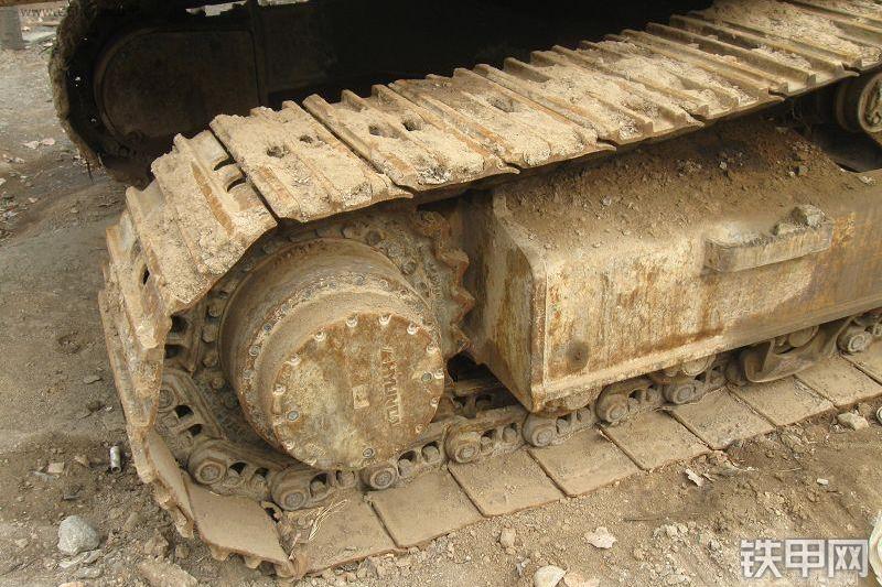 现代R305LC-9挖掘机整机外观