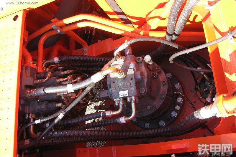 迪万伦DX260LC挖掘机局部