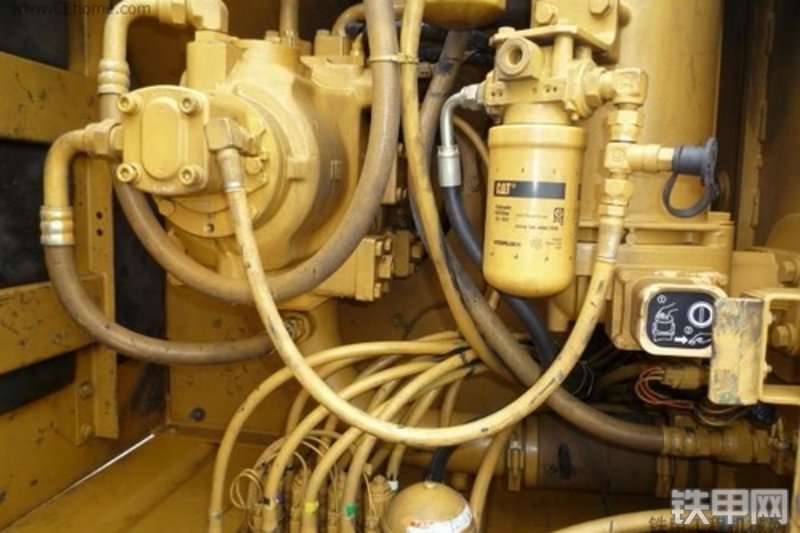 卡特彼勒320B挖掘机整机外观