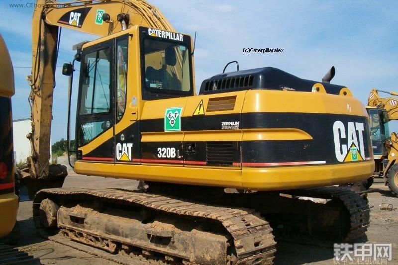 卡特彼勒320B-N挖掘机整机外观