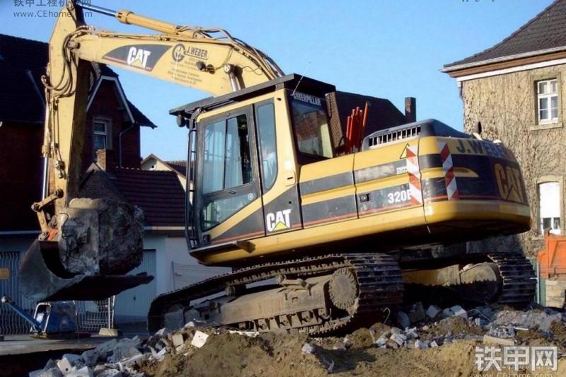 卡特彼勒320B-N挖掘机整机外观