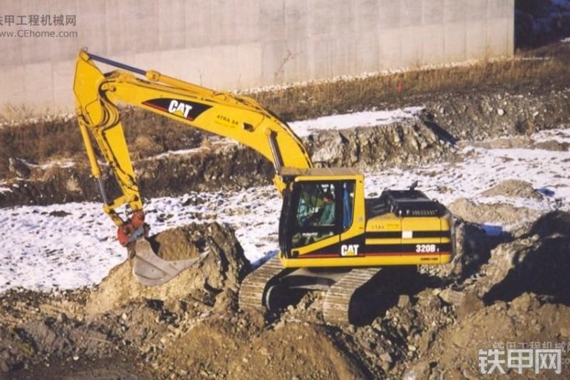 卡特彼勒320B-N挖掘机整机外观