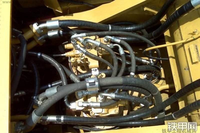 卡特彼勒345DL挖掘机整机外观