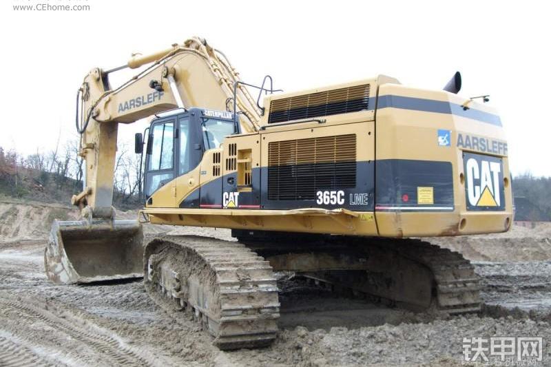 卡特彼勒365CL挖掘机整机外观