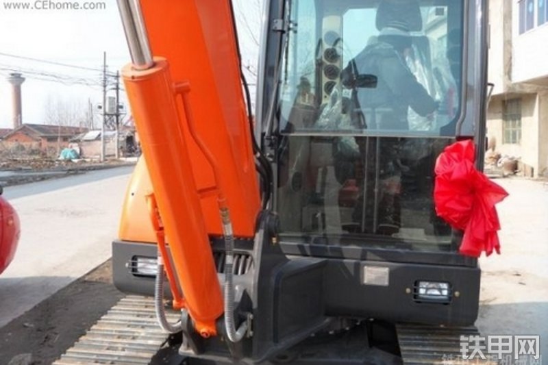 迪万伦DH60-7挖掘机整机外观