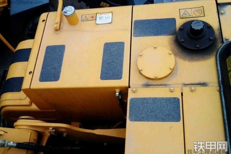 厦工XG822LC挖掘机整机外观