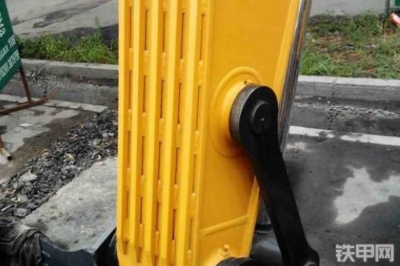 厦工XG822LC挖掘机整机外观