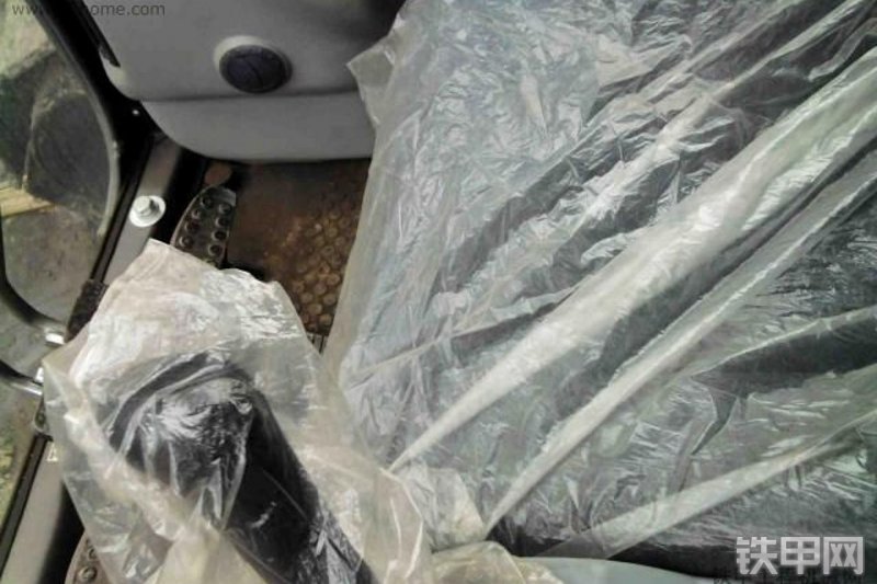 厦工XG822LC挖掘机整机外观