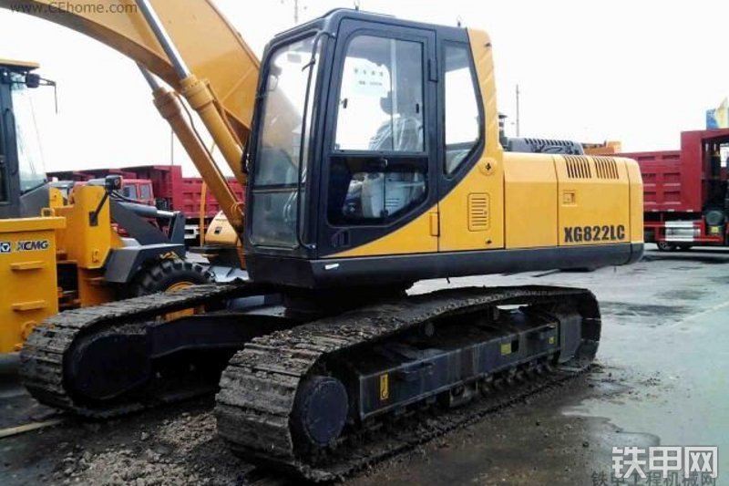 厦工XG822LC挖掘机整机外观