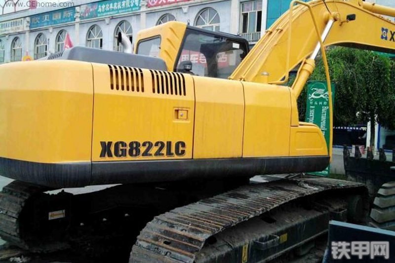 厦工XG822LC挖掘机整机外观