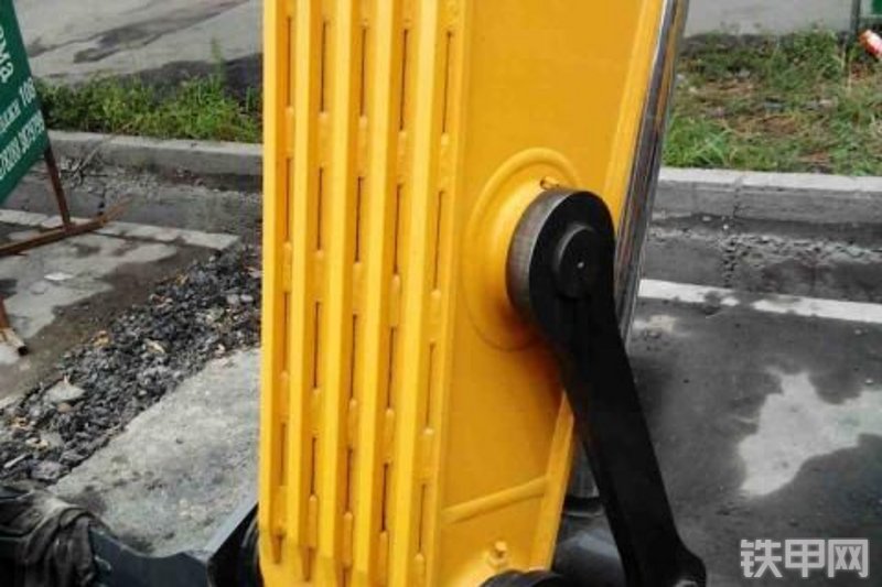 厦工XG822LC挖掘机整机外观