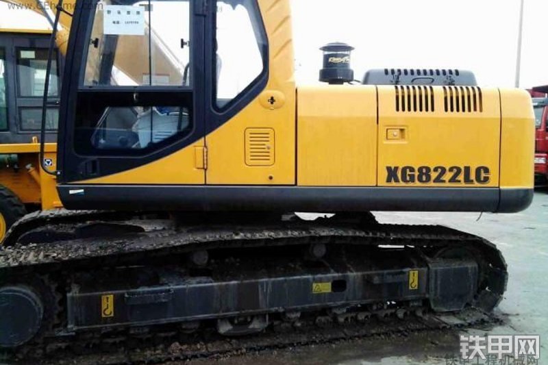 厦工XG822LC挖掘机整机外观
