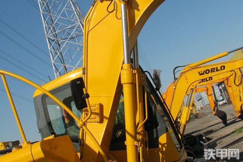 沃得重工W2139-7挖掘机整机外观