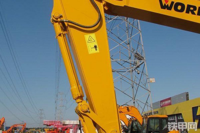 沃得重工W2239-7挖掘机整机外观