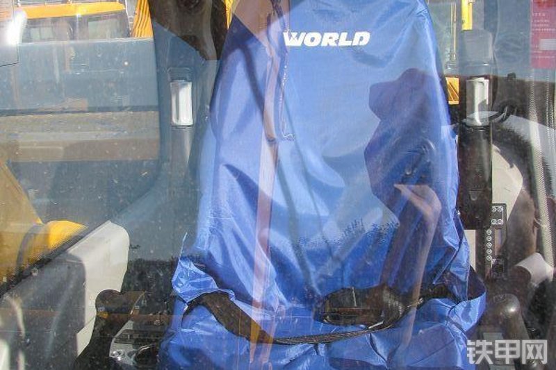 沃得重工W2239-7挖掘机整机外观