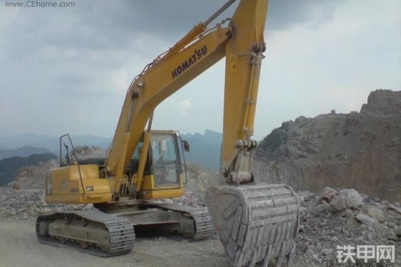 小松PC210LC-8(800mm履带板)挖掘机整机外观