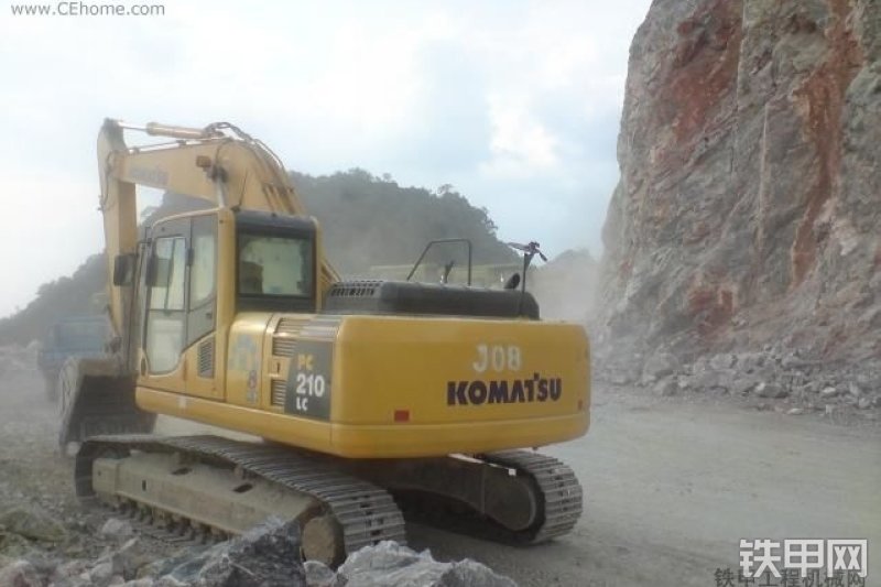 小松PC210LC-8(800mm履带板)挖掘机整机外观