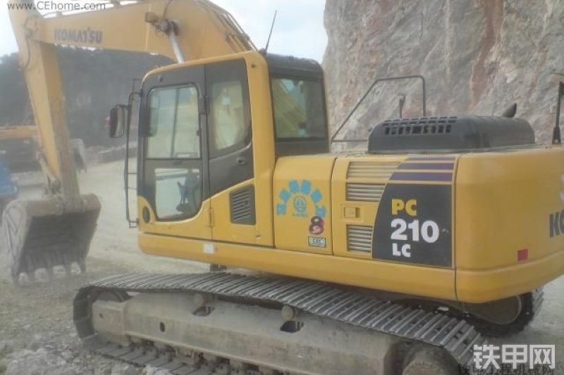 小松PC210LC-8(800mm履带板)挖掘机整机外观